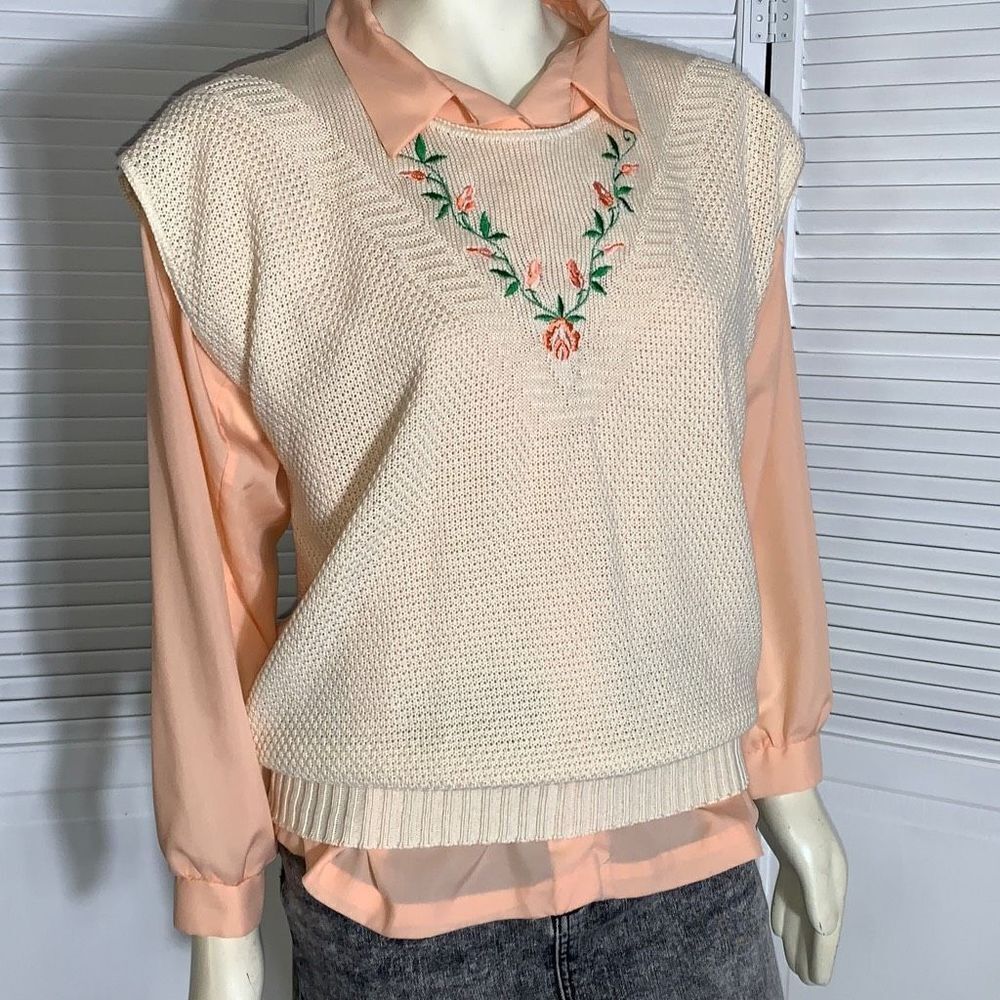 Vintage‎ Pastel Embroidered Pullover Knit Sleeveless Sweater